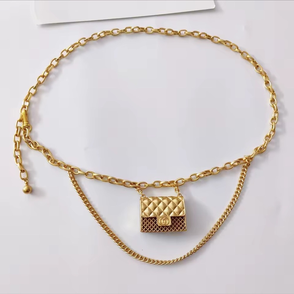 Anthropologie Fashion Tassel Gold Chain Belt with mini Bag Trendy! - Picture 3 of 10